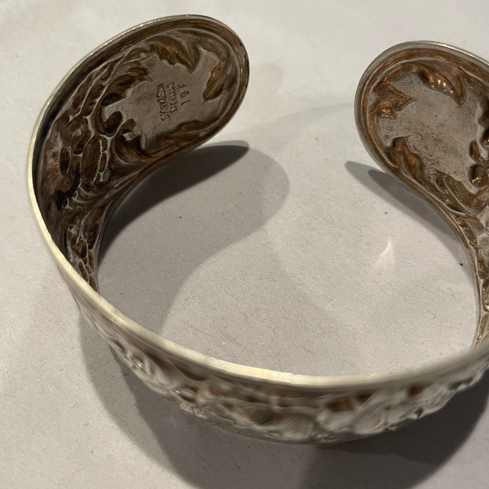 Vintage S Kirk & Son Floral Repousse 1 1/4” Wide Cuff Bracelet - Picture 7 of 8